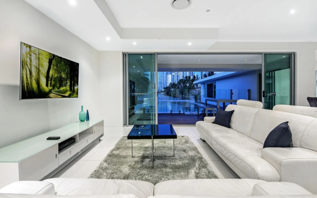 Sunrise Executive 5 Bedroom Home