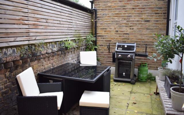 1 Bedroom Apartment With Patio in London