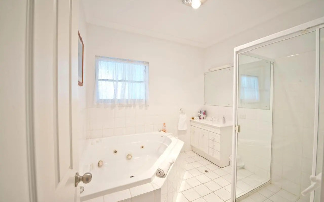 Encounter Hideaway Cottages