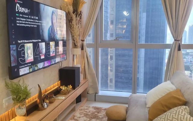 Staycations Up Above 13 at Bgc