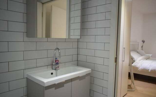 Modern 1 Bedroom Apartment Near Homerton