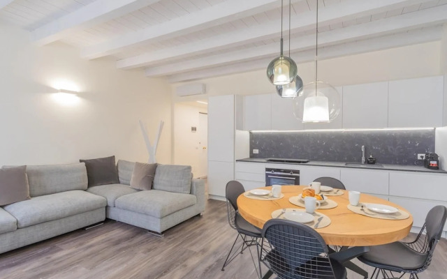 Modern Stylish Apartment in Como City