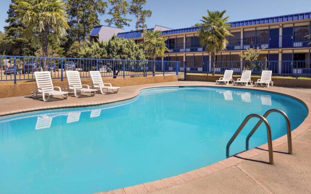 Days Inn McComb MS
