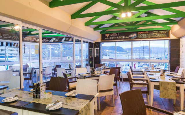 Simon's Town Quayside Hotel