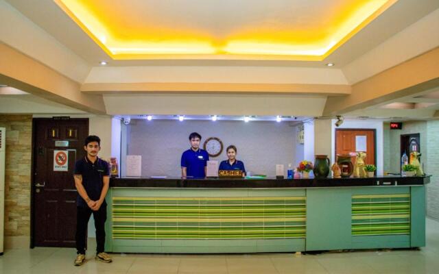 Visiting Card Hotel & Resort