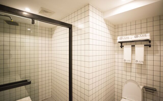 Weiyang Creative Hotel Chongqing Nanbin