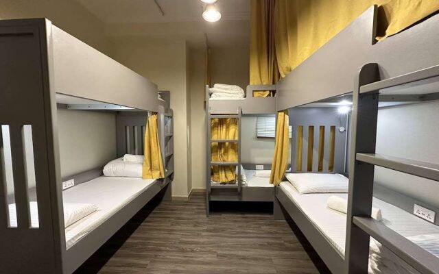 Хостел Business Backpackers JBR