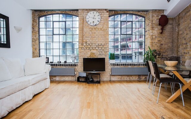 Luxurious Airy TOWER BRIDGE Loft