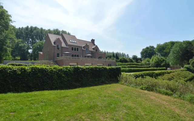 Luxurious Country House