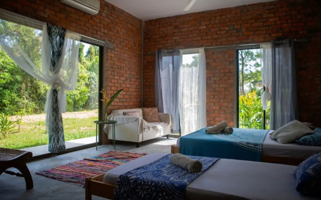Rouhi Retreats By Doulos