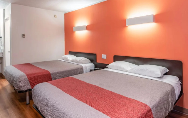 Motel 6 Kamloops, BC