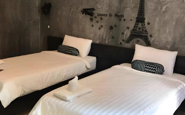 Come Moon Loft Hotel
