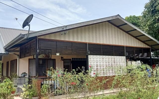 OYO Home 90371 Home Valley Homestay Tambunan