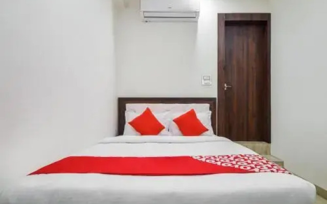 OYO 26124 Silver Palm