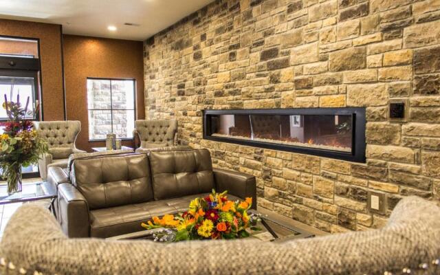 Cobblestone Hotel & Suites – Chippewa Falls