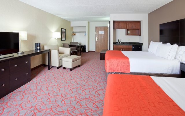 Holiday Inn Express & Suites Bloomington - MPLS Arpt Area W, an IHG Hotel