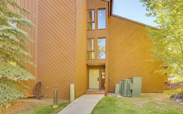 Ski Shuttle & Mountain Views: Keystone Resort Home