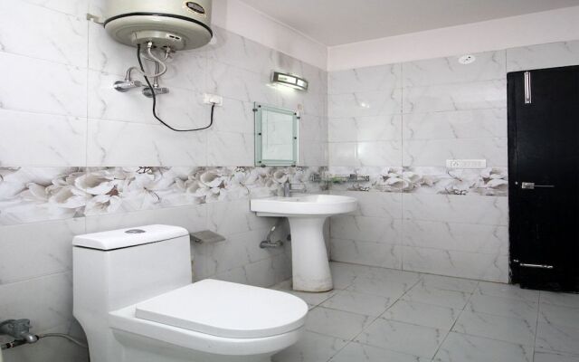 OYO 9069 Hotel WP 13