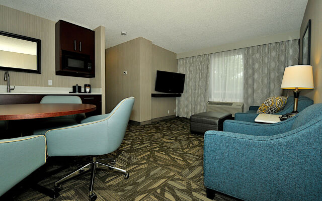 Hampton Inn & Suites by Hilton Calgary-Airport