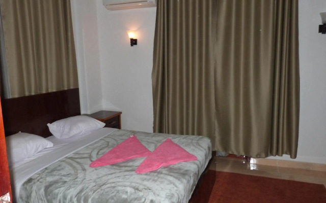 Luxor Plaza House