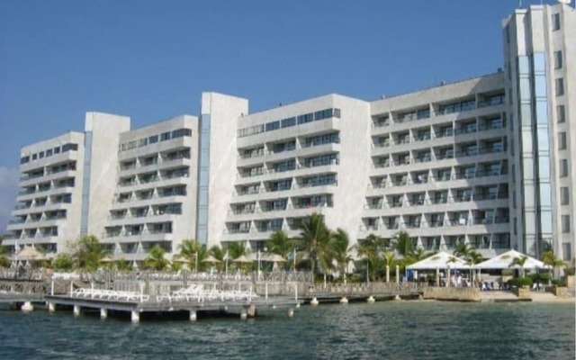 Apartamento con Vista al Mar en Sunrise