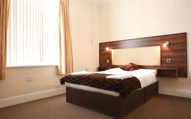 Kingston Hotel