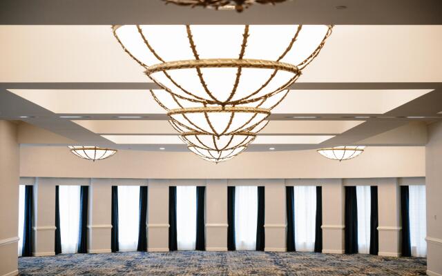 Crowne Plaza Cleveland at Playhouse Square by IHG