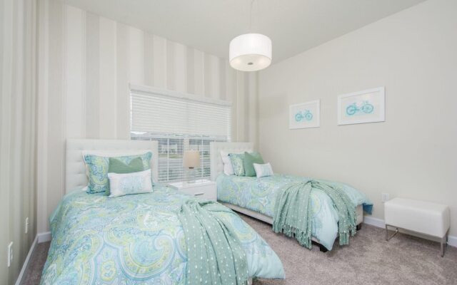 Luxury Oasis - Private Pool Prime Location