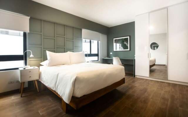 w Upscale 2BR in Miraflores
