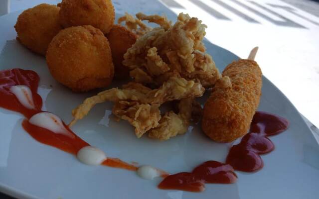 Coconut Hotel - Hostel