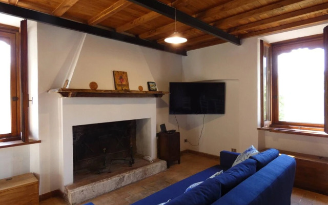 SCAPPO IN UMBRIA,Casale Vallenea