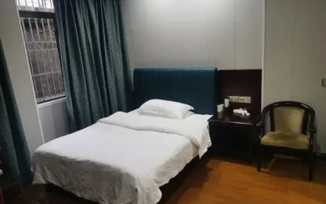 Longshan Jinyang Hotel