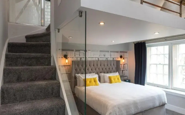 The Lawrence Hotel