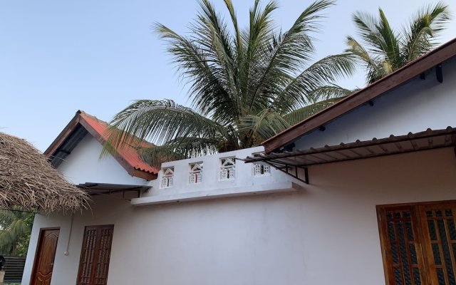 Palm view inn-Nilaveli