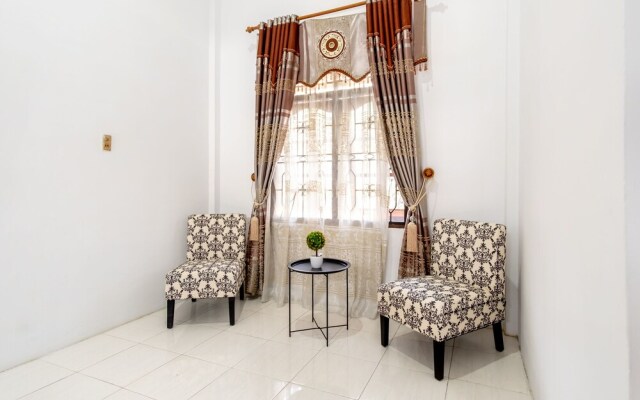 Medan Guest House by OYO Rooms