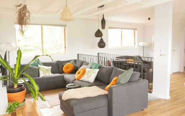 Treeview - A Beautiful 3-bed House in Kiama