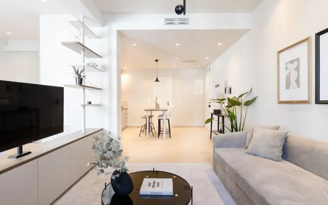 UPSTREET Luxury Apartments in Plaka