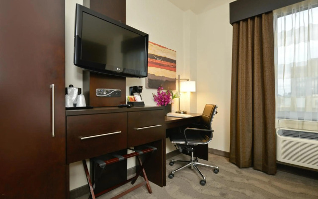 Holiday Inn NYC - Lower East Side by IHG