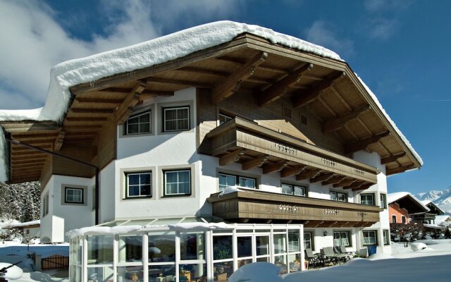 Spacious Apartment in Leogang near Ski Area
