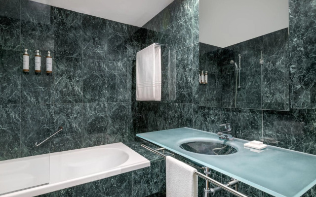 AC Hotel Sevilla Fórum by Marriott