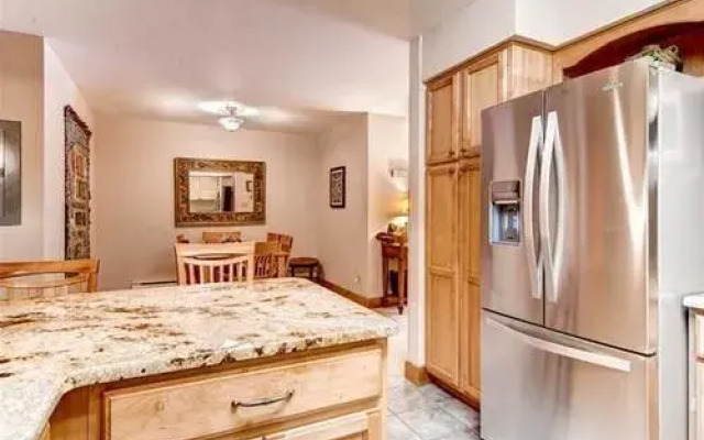 Ski Hill by Pinnacle Lodging