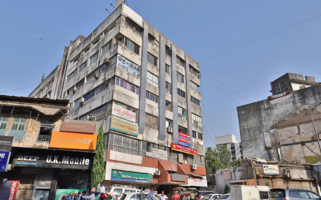 OYO 14235 Hotel Ostria