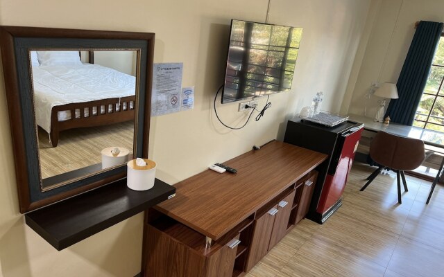 V Tharm Hotel
