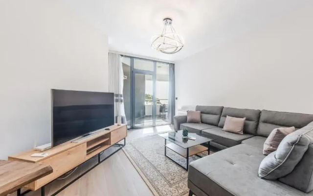 Hill Side Suite 1 by PS