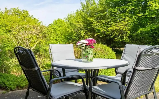 Comfy Apartment With Terrace