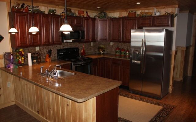 Lake Parlin Lodge & Cabins