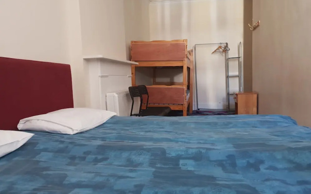 Acacia Hotel