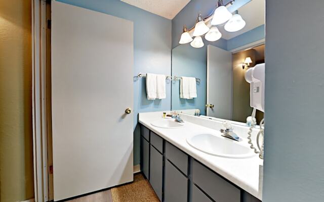 Wooded Steamboat Springs Retreat by RedAwning