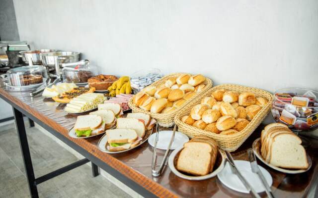 Cadiz Pousada e Lazer