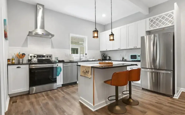 Recently Renovated Chic Durham Farmhouse